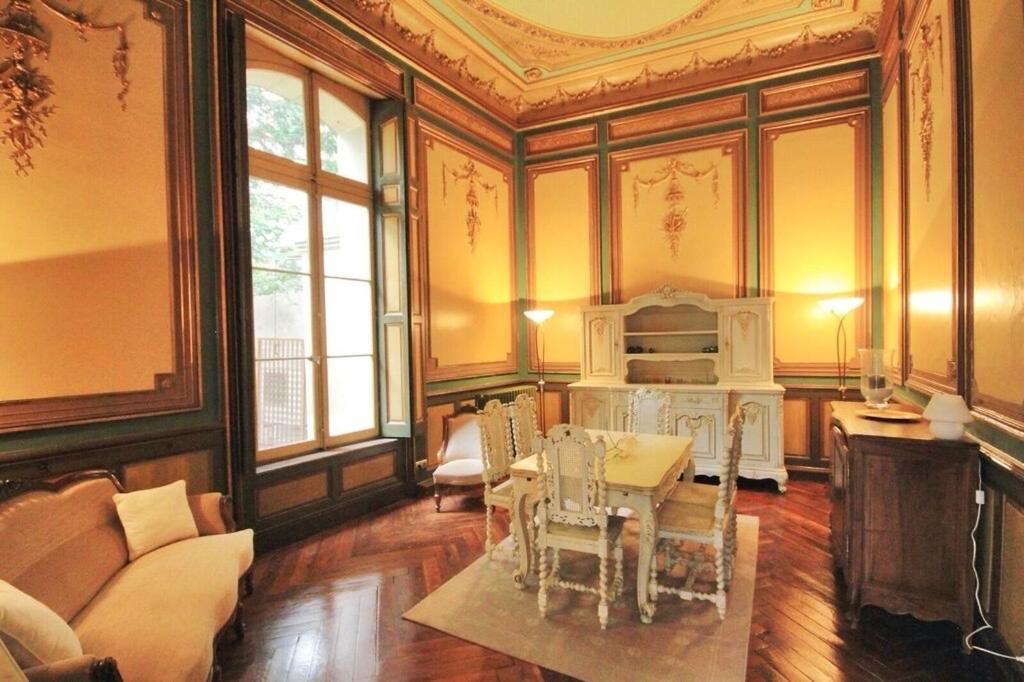 L Orangerie Spacieux Deluxe Dans Le Centre Historique Apartment